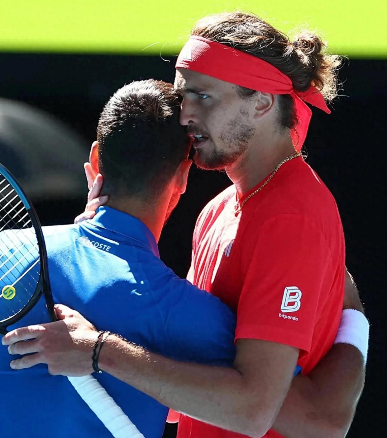 九游体育官网-西班牙队观众热烈欢呼！，德约科维奇迎来十二赛季出色发挥比赛高潮迭起-九游体育官网