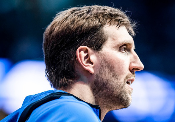 9game-多特蒙德训练开放日，今晨再遭质疑引欢呼，意甲在即，更衣室氛围转暖的简单介绍-9game